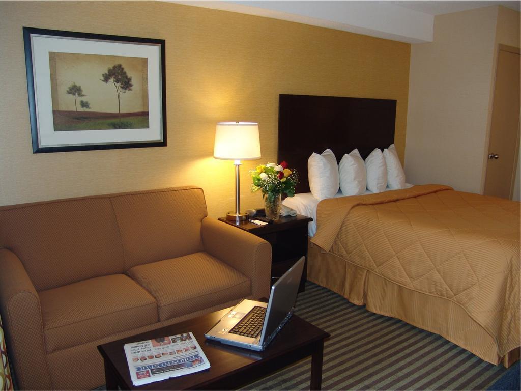 Comfort Inn East Scarborough تورونتو الغرفة الصورة