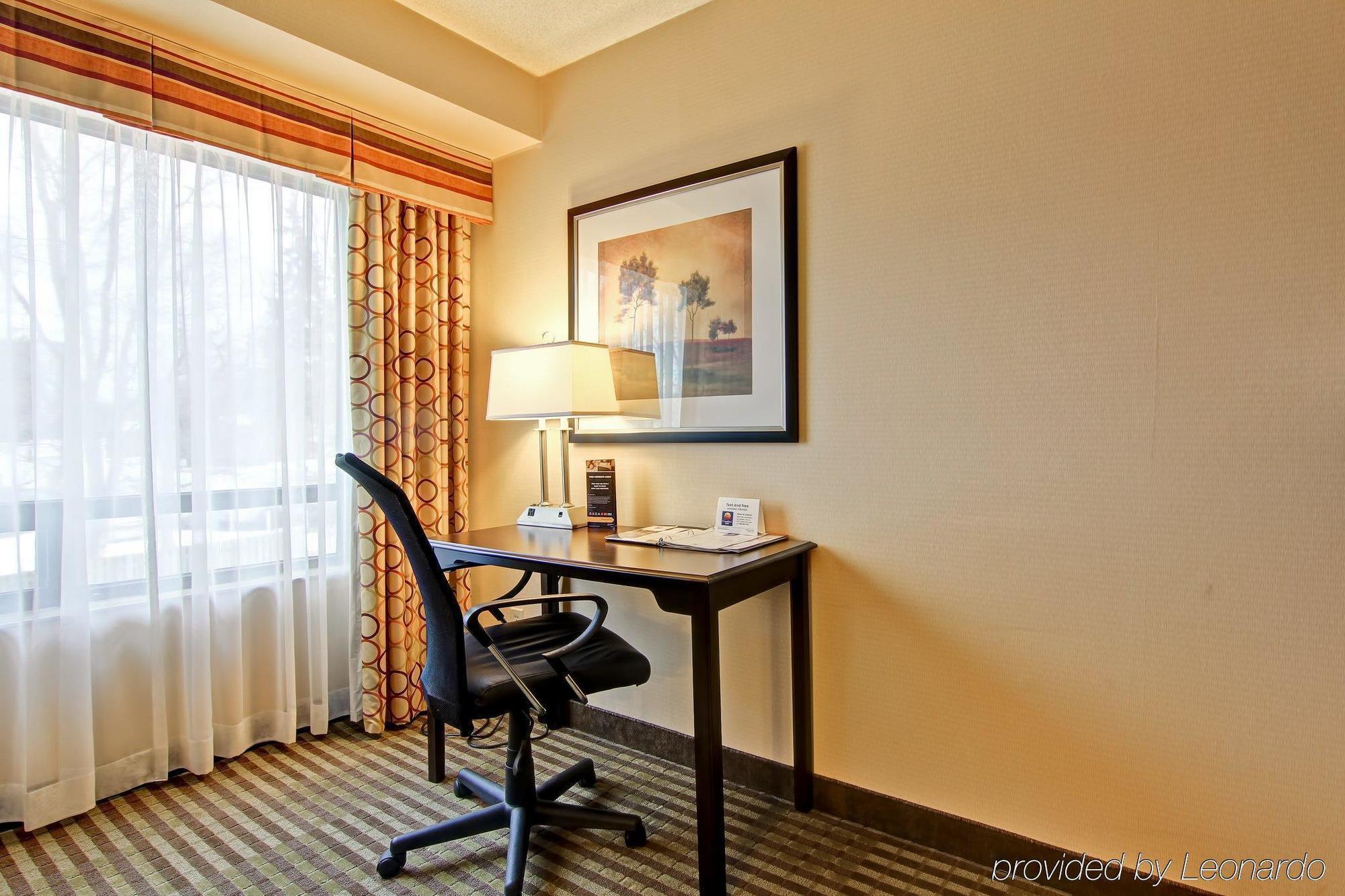 Comfort Inn East Scarborough تورونتو المظهر الخارجي الصورة
